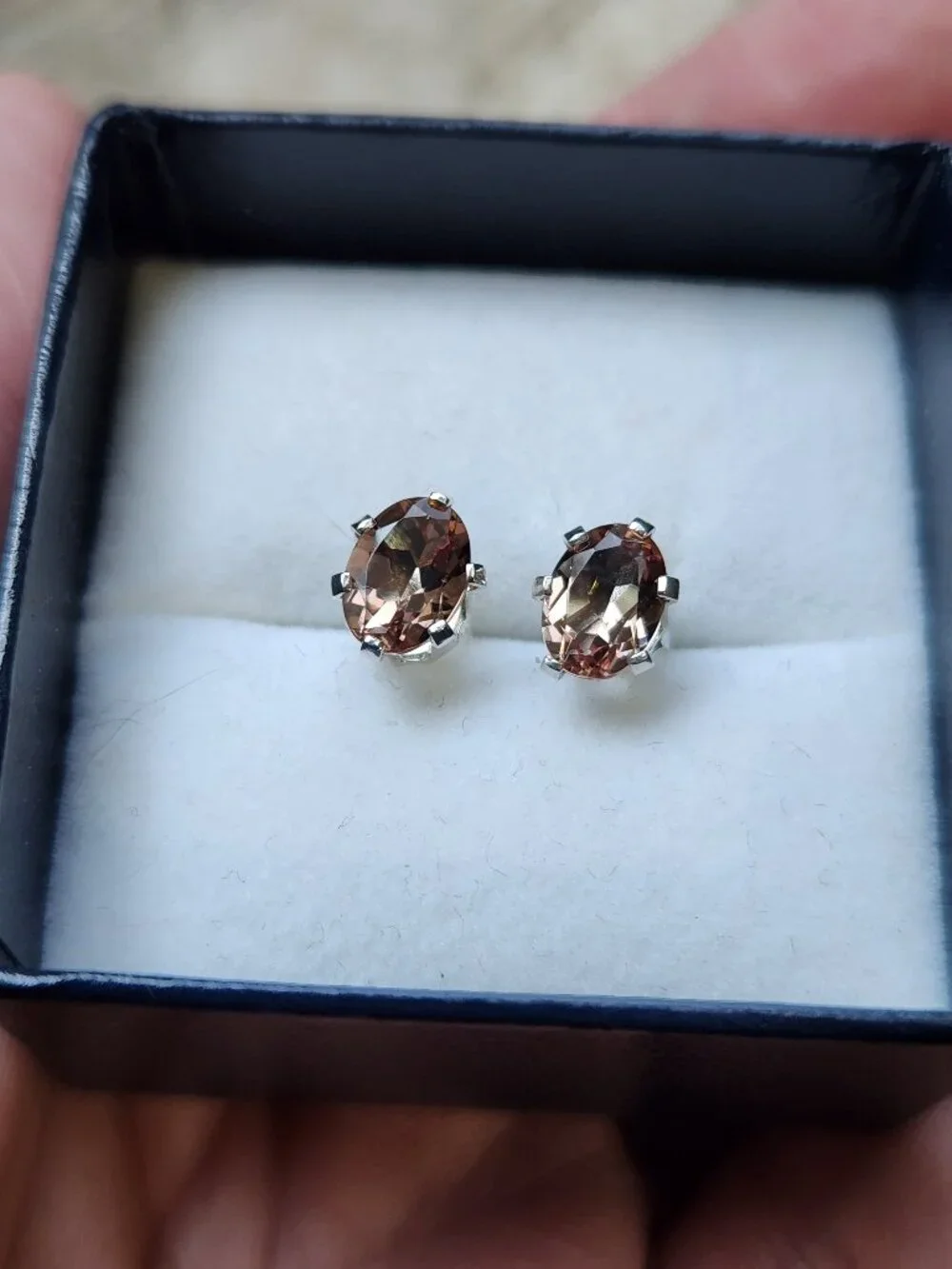 NIB Champagne Natural Andalusite Color Shift 925 Silver Oval Stud Earrings